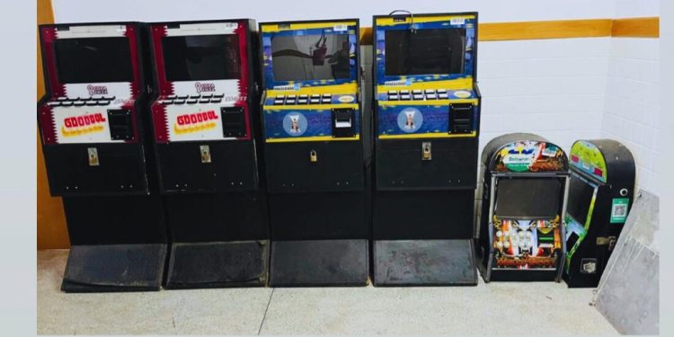 Polícia Militar apreende máquinas caça-níquel em Feira de Santana