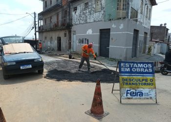 Prefeitura de Feira de Santana intensifica obras de pavimentação em 12 localidades