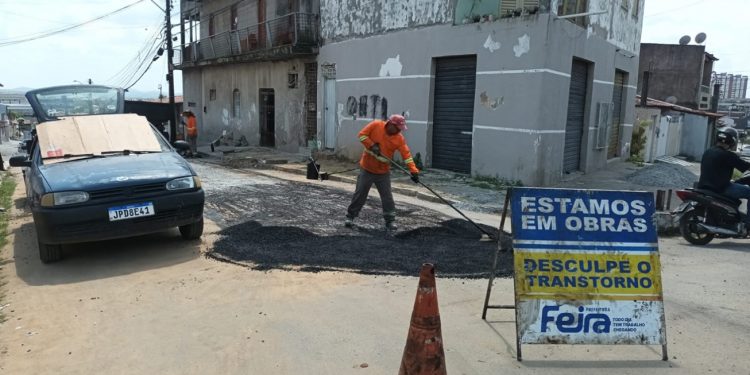 Prefeitura de Feira de Santana intensifica obras de pavimentação em 12 localidades