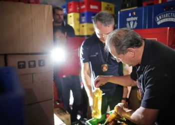 Polícia investiga uso de metanol na higienização de garrafas em fábricas clandestinas de bebidas