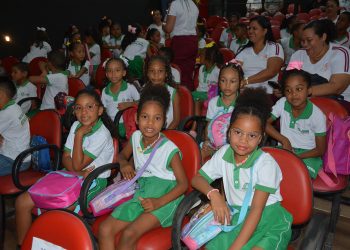 Mais de 5 mil estudantes participam do Festival Nacional de Teatro Infantil em Feira de Santana