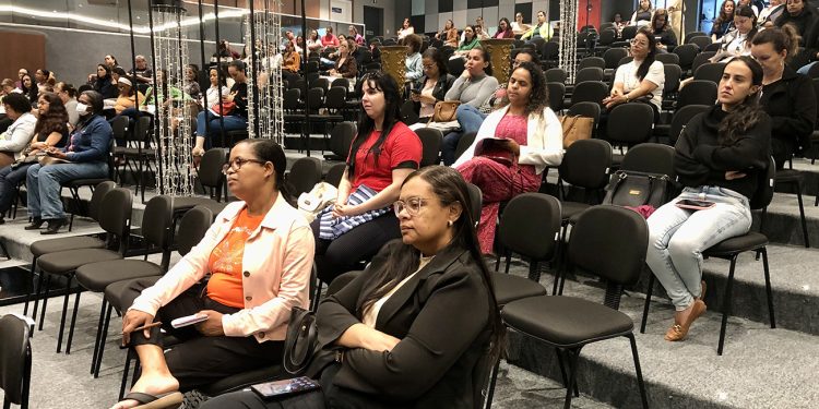 Feira de Santana promove formação para acolhimento de crianças e adolescentes vítimas de violência