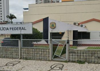 Polícia Federal intercepta encomenda com notas falsas e prende dois homens em Feira
