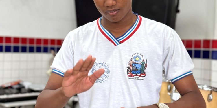 Projeto realiza oficinas musicais e sustentáveis no distrito de Maria Quitéria