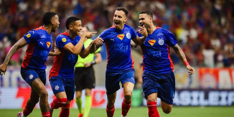 Bahia dá show na Fonte Nova e goleia o Grêmio por 4 a 0 pelo Brasileirão