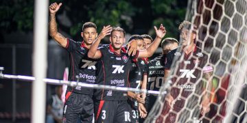Vitória vence o Ceará no Barradão e respira na luta contra o rebaixamento