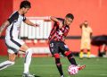 Vitória perde para o Corinthians em casa e desperdiça chance de sair do Z-4