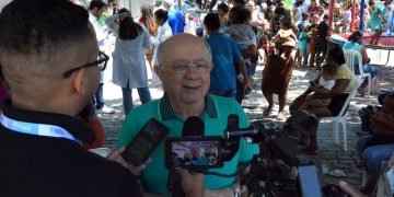 Prefeito José Ronaldo participa de mutirão pediátrico e celebra Dia das Crianças no Hospital da Mulher
