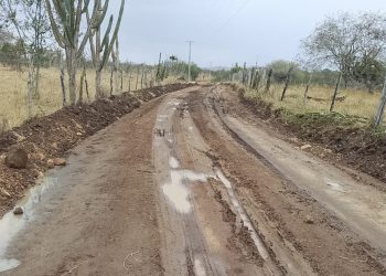 Chuvas intensas paralisam manutenção de estradas rurais em Feira de Santana