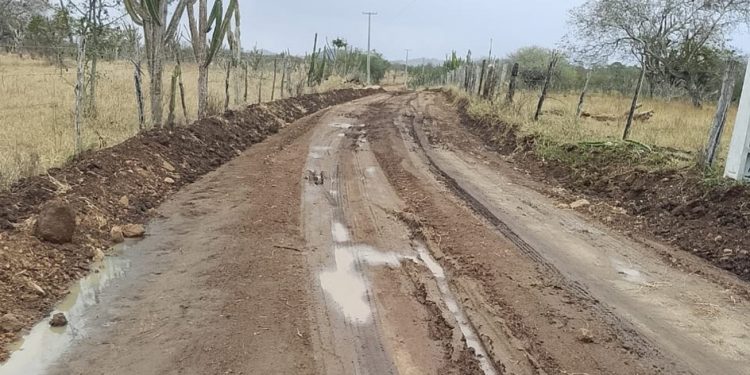 Chuvas intensas paralisam manutenção de estradas rurais em Feira de Santana