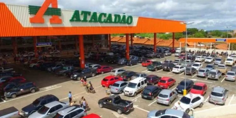 Rede de supermercados abre mais de 150 vagas de emprego em Feira de Santana e outras 14 cidades da Bahia