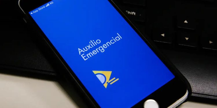 Mais de 177 mil famílias terão que devolver R$ 478 milhões recebidos indevidamente do Auxílio Emergencial, diz MDS