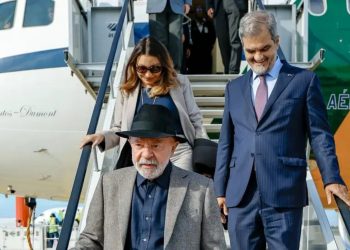 Lula desembarca em Roma para Fórum da FAO e encontro com o Papa Leão XIV