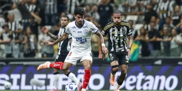 Atlético-MG aproveita expulsão e atropela o Bahia fora de casa