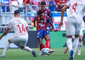 Bahia vence de virada o Red Bull Bragantino e mantém sequência perfeita na Arena Fonte Nova