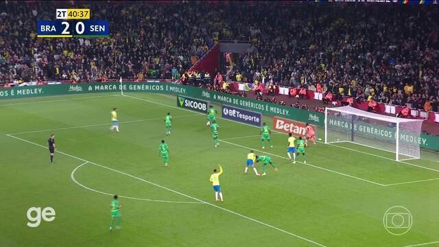 Brasil bate Senegal pela 1ª vez com autoridade e dá importante passo sob Ancelotti