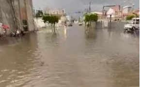 Temporal surpreende interior da Bahia e deixa cidades alagadas; Inmet emite alerta laranja para Feira de Santana