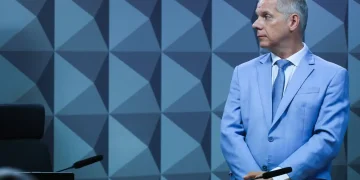 PF aponta que ex-presidente do INSS recebia R$ 250 mil por mês em propina, diz relatório da Operação Sem Desconto