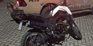 65ª CIPM conduz irmãos por agressões mútuas e recupera moto roubada no Feira X