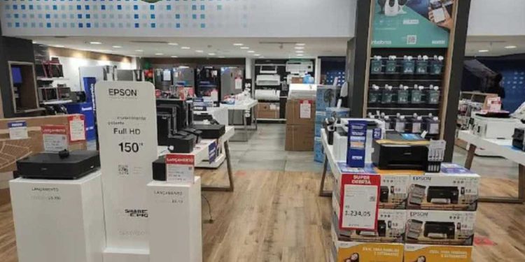 Rede de eletrônicos e informática fecha últimas lojas em shoppings de Salvador