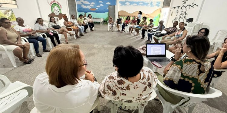 Feira de Santana reforça campanha dos 21 Dias de Ativismo com roda de conversa sobre o fim da violência contra as mulheres