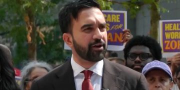 Zohran Mamdani é eleito prefeito de Nova York e faz história como primeiro muçulmano e mais jovem no cargo