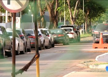 Jair Bolsonaro é preso pela Polícia Federal em Brasília na manhã deste sábado