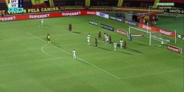 Vitória vence o Sport por 3 a 1 e dorme fora da zona do rebaixamento