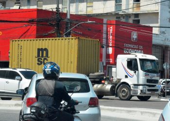 Feira de Santana aprova novas regras para circulação de veículos de carga e tratores
