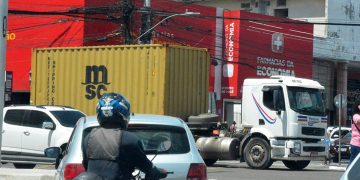 Feira de Santana aprova novas regras para circulação de veículos de carga e tratores