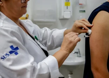 Brasil aprova primeira vacina 100% nacional contra a dengue