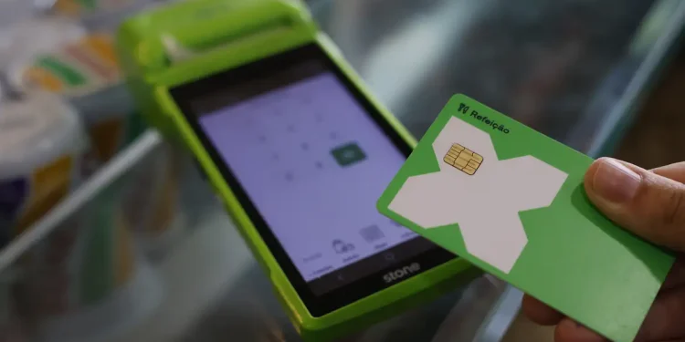 Governo dá um ano para bandeiras de vale-refeição operarem de forma integrada