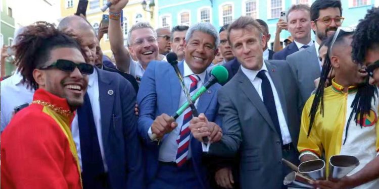 Emmanuel Macron visita Salvador, participa de cortejo cultural e abre festival Brasil–França: Diálogos com a África