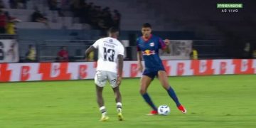 Vitória é goleado pelo Bragantino e volta ao Z-4 na reta final do Brasileirão