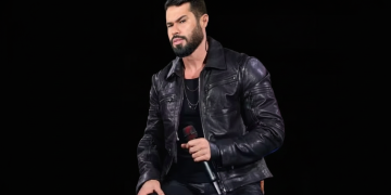 Cantor de forró morre em acidente de moto em Feira de Santana