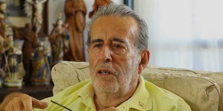Morre aos 85 anos Carlos Libório, criador do termo “Ba-Vi” e primeiro diretor de jornalismo da TV Bahia