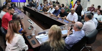 Feira Encantada: concurso de decoração natalina anima comércio e serviços em Feira de Santana