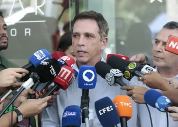 Bolsonaro deve receber alta nesta quinta-feira e retornar à custódia da PF