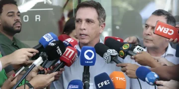 Bolsonaro deve receber alta nesta quinta-feira e retornar à custódia da PF