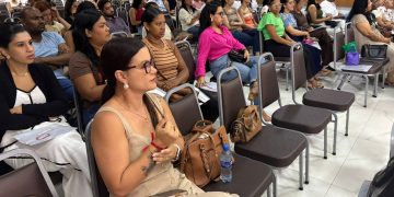 Seminário do Dezembro Vermelho reforça combate ao estigma e cuidado integral ao HIV em Feira de Santana