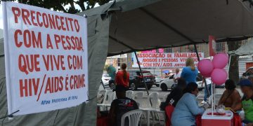 Feira inicia Dezembro Vermelho com mobilização e alerta para avanço das ISTs