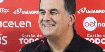 Fábio Mota é reeleito presidente do Esporte Clube Vitória com ampla vantagem