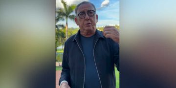 Galvão Bueno recebe alta e vai para casa: “Agora sim estou de férias”