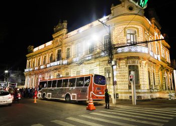 Feira de Santana brilha como nunca: Natal 2025 ilumina ruas, praças e avenidas