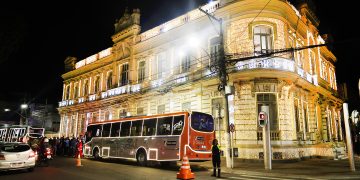 Feira de Santana brilha como nunca: Natal 2025 ilumina ruas, praças e avenidas