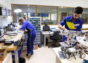 MEC lança programa que troca juros da dívida por investimentos em educação técnica