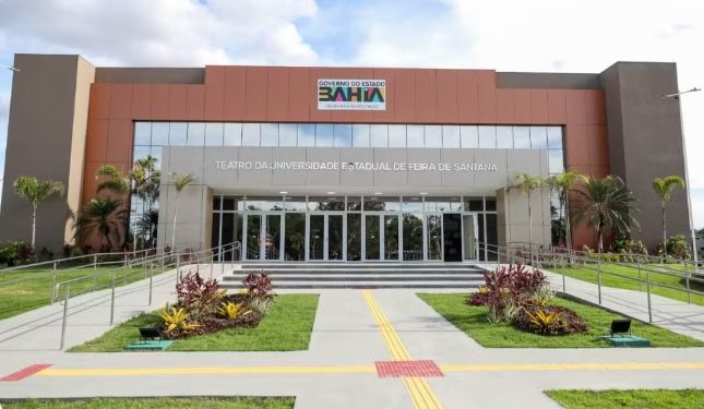 Uefs inaugura maior teatro do interior da Bahia nesta quarta-feira (10)