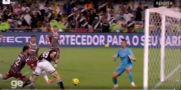 Vasco vira sobre o Fluminense no Maracanã e se aproxima da final da Copa do Brasil