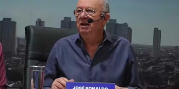 Zé Ronaldo descarta Bell Marques na Micareta 2026 após cachê saltar para R$ 1,2 milhão