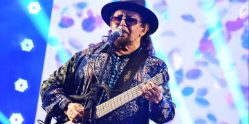 Natal Encantado de Feira de Santana abre com Neojiba e show emocionante de Geraldo Azevedo